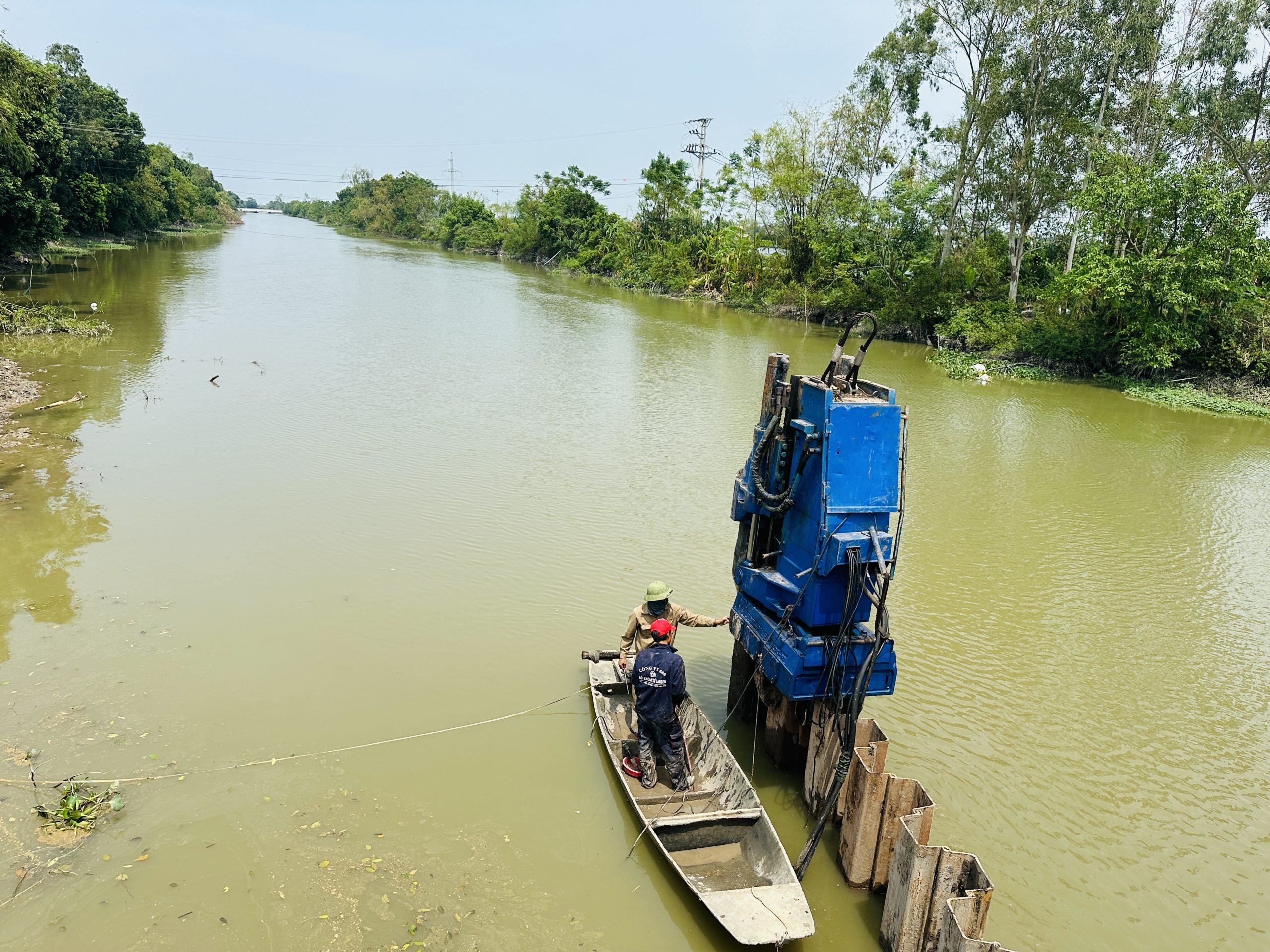 Thi công ép nhổ cừ Larsen Cầu Cống Khê - Ứng Hòa